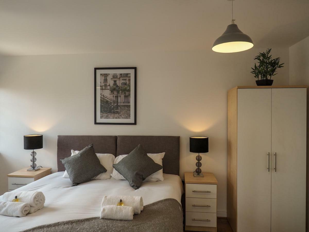 Stylish Spacious With Free Parking *